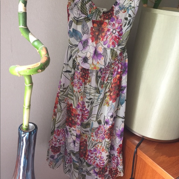 Flowy Strapless Summer Dress - Picture 6 of 7